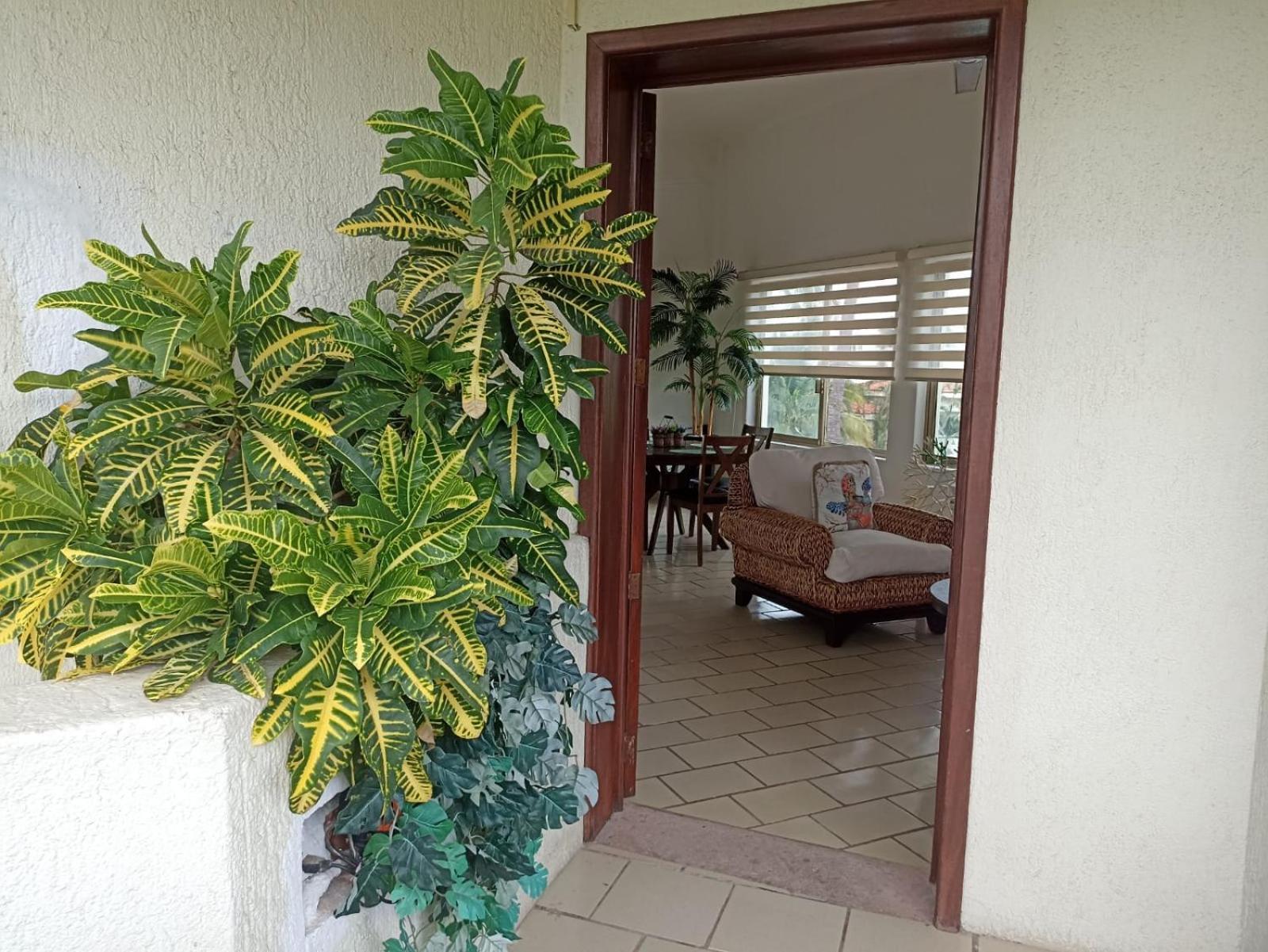Hermoso Apartamento En Manzanillo Con Alberca Y Cancha De Tenis, Ideal Para Relajarse Y Disfrutar De Una Escapada Tranquila En El Paraiso Tropical Zewnętrze zdjęcie